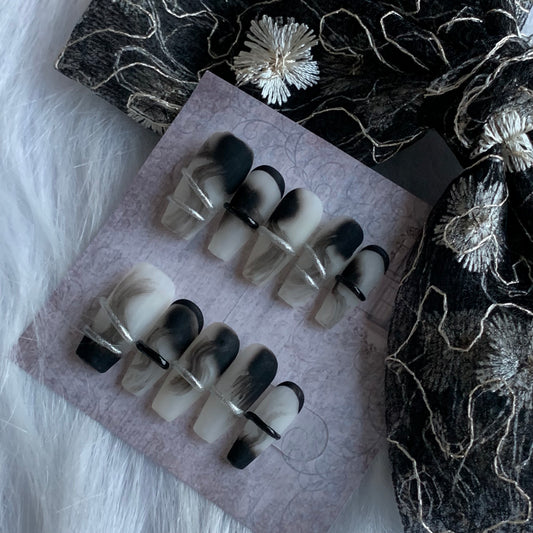 Irisbeautynails Press-on Nails-Long Black and White